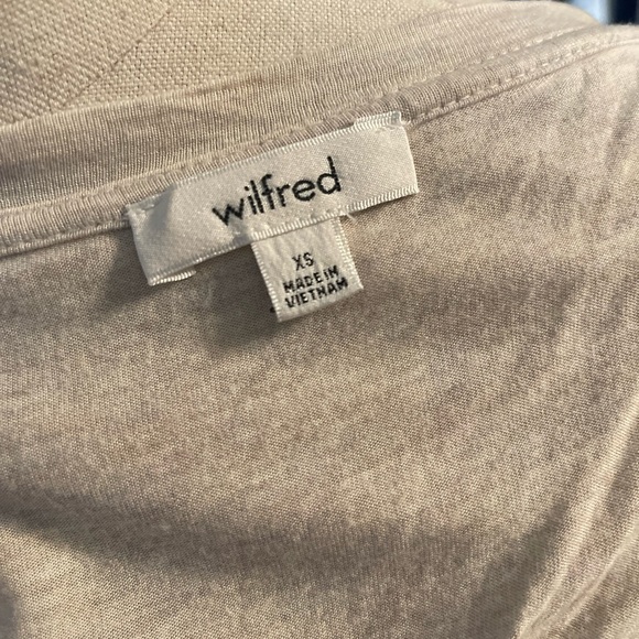Wilfred open back shirt. - Picture 3 of 3